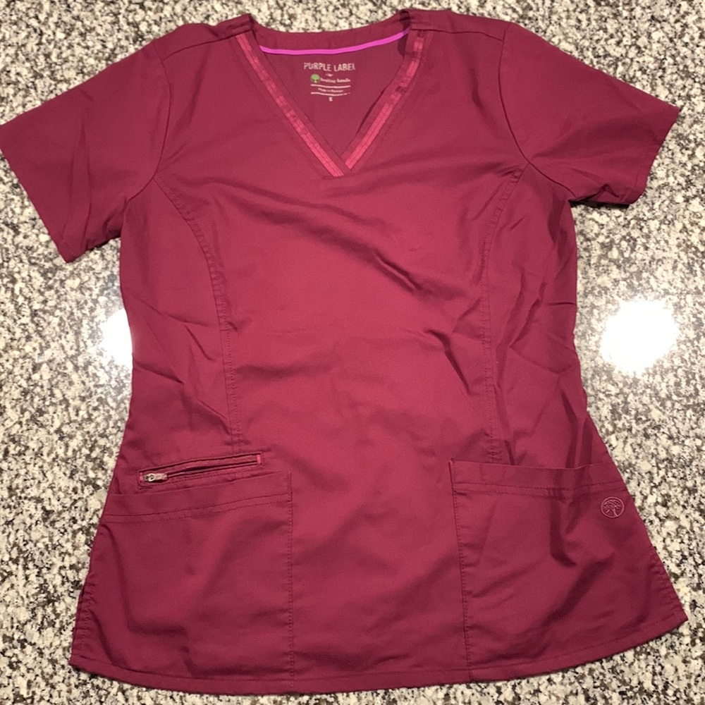 Purple Label scrub top size Small